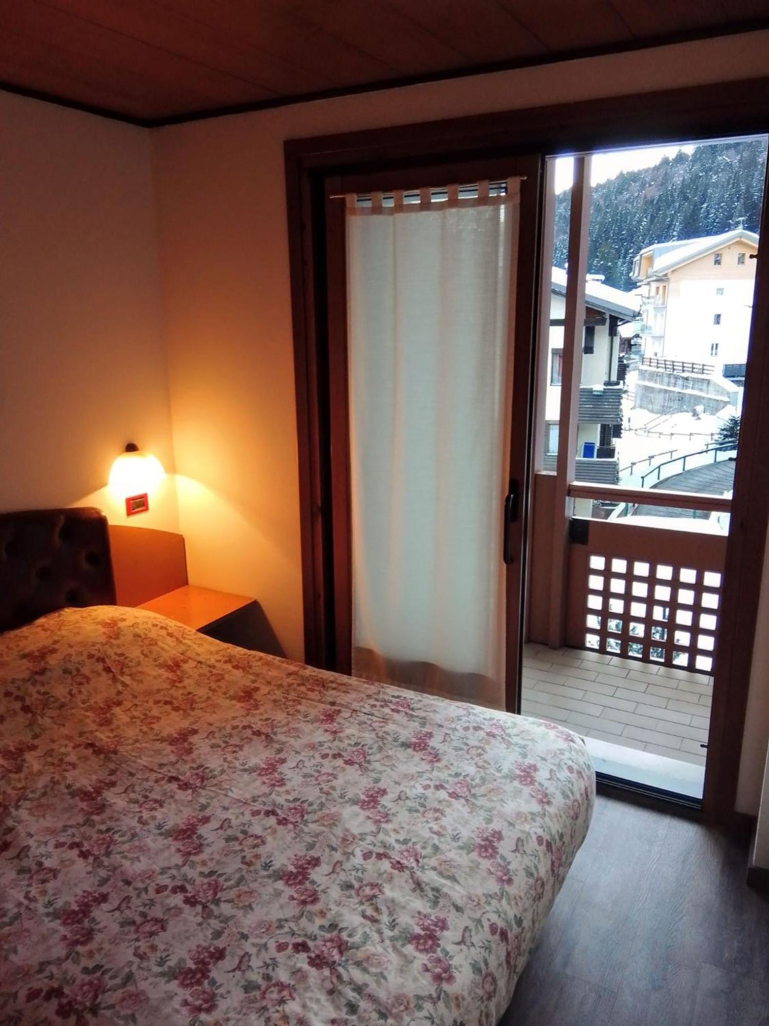 Residence Orsa Maggiore Madonna di Campiglio Ruang foto
